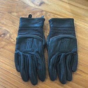 Women’s Harley Davidson, riding gloves